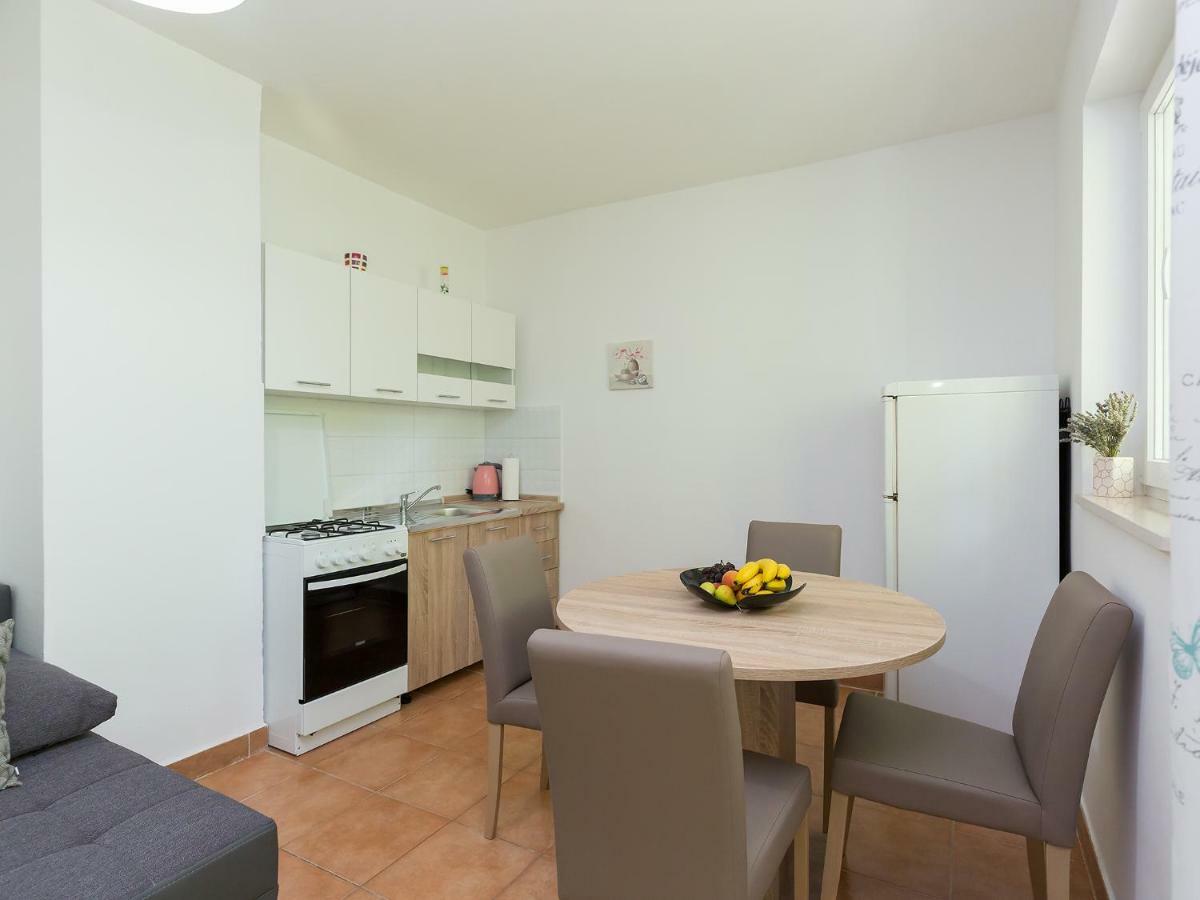 Apartment Lory'S Place Πούλα Εξωτερικό φωτογραφία